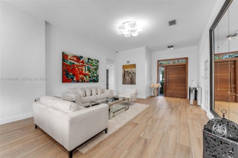 Купить виллу или дом в Майами, Флорида 4 спальни, 223.8м2, № 1999212 - фото 7