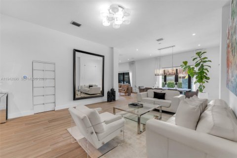 Купить виллу или дом в Майами, Флорида 4 спальни, 223.8м2, № 1999212 - фото 5