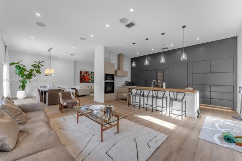 Купить виллу или дом в Майами, Флорида 4 спальни, 223.8м2, № 1999212 - фото 13