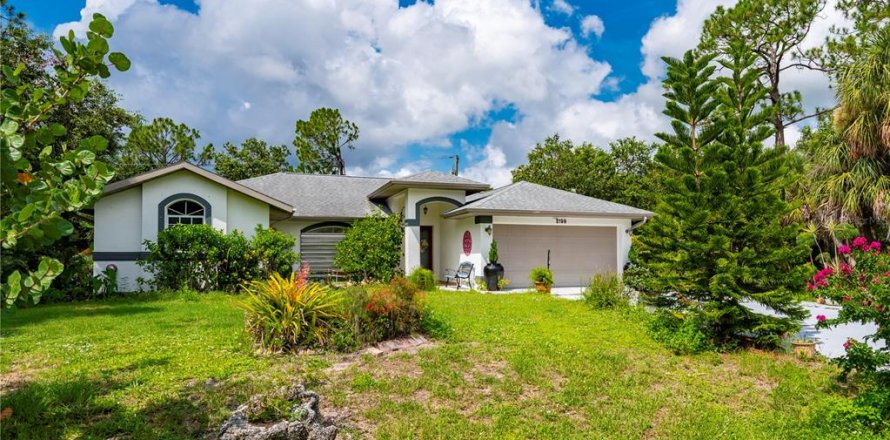 House in Port Charlotte, Florida 3 bedrooms, 162.86 sq.m. № 1833279