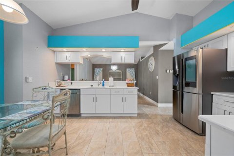 House in Port Charlotte, Florida 3 bedrooms, 162.86 sq.m. № 1833279 - photo 15