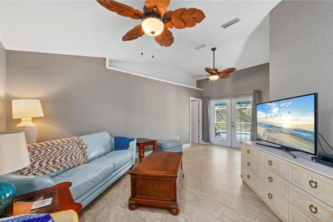 House in Port Charlotte, Florida 3 bedrooms, 162.86 sq.m. № 1833279 - photo 11