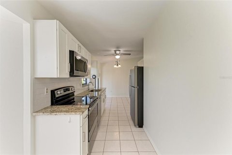 Casa en venta en Venice, Florida, 2 dormitorios, 88.07 m2 № 2389435 - foto 17