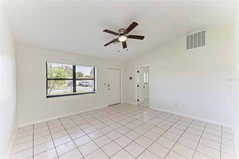 Casa en venta en Venice, Florida, 2 dormitorios, 88.07 m2 № 2389435 - foto 9