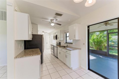 Casa en venta en Venice, Florida, 2 dormitorios, 88.07 m2 № 2389435 - foto 15