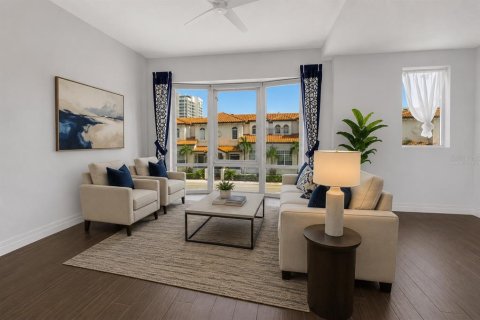 Townhouse in Sarasota, Florida 2 bedrooms, 212.75 sq.m. № 2220544 - photo 12