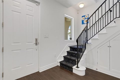 Townhouse in Sarasota, Florida 2 bedrooms, 212.75 sq.m. № 2220544 - photo 6