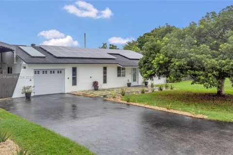 House in Homestead, Florida 4 bedrooms, 151.24 sq.m. № 1948447 - photo 22