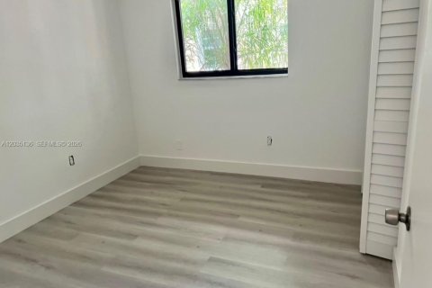 Townhouse in Coral Gables, Florida 3 bedrooms № 2153689 - photo 8