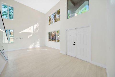 House in Weston, Florida 4 bedrooms, 253.62 sq.m. № 1990258 - photo 5