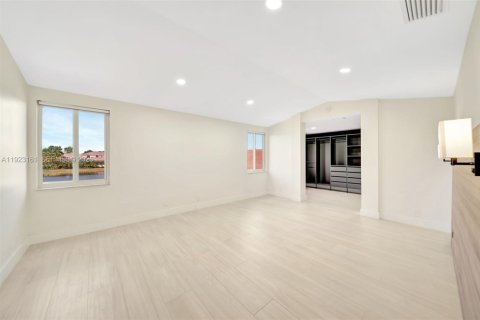 House in Weston, Florida 4 bedrooms, 253.62 sq.m. № 1990258 - photo 21