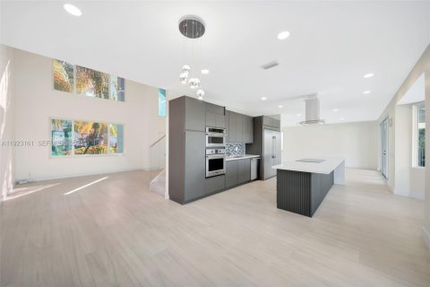 House in Weston, Florida 4 bedrooms, 253.62 sq.m. № 1990258 - photo 9