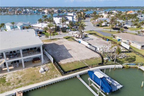 Terreno en venta en North Redington Beach, Florida № 1723492 - foto 16