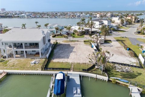 Terreno en venta en North Redington Beach, Florida № 1723492 - foto 1