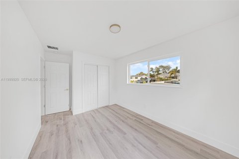 Купить виллу или дом в Майами-Гарденс, Флорида 3 спальни, 130.43м2, № 2067504 - фото 15