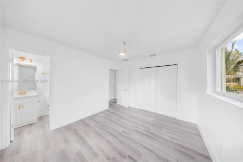 Купить виллу или дом в Майами-Гарденс, Флорида 3 спальни, 130.43м2, № 2067504 - фото 20