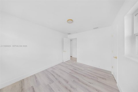 Купить виллу или дом в Майами-Гарденс, Флорида 3 спальни, 130.43м2, № 2067504 - фото 17