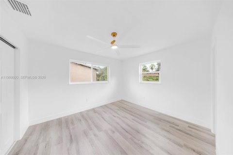 Купить виллу или дом в Майами-Гарденс, Флорида 3 спальни, 130.43м2, № 2067504 - фото 23