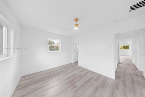 Купить виллу или дом в Майами-Гарденс, Флорида 3 спальни, 130.43м2, № 2067504 - фото 24