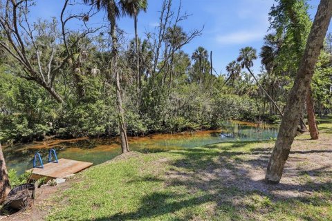 House in Weeki Wachee, Florida 3 bedrooms, 138.05 sq.m. № 2111488 - photo 14