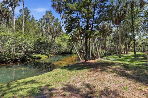 House in Weeki Wachee, Florida 3 bedrooms, 138.05 sq.m. № 2111488 - photo 9