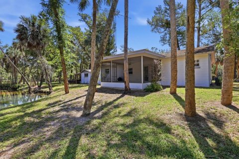 House in Weeki Wachee, Florida 3 bedrooms, 138.05 sq.m. № 2111488 - photo 7
