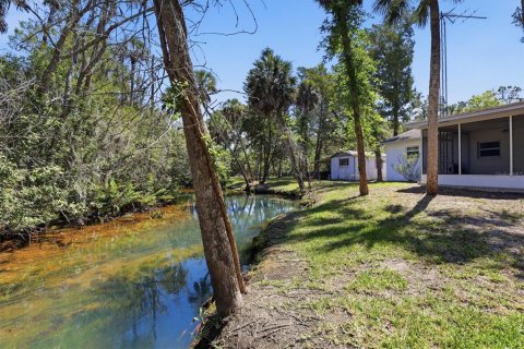 House in Weeki Wachee, Florida 3 bedrooms, 138.05 sq.m. № 2111488 - photo 13