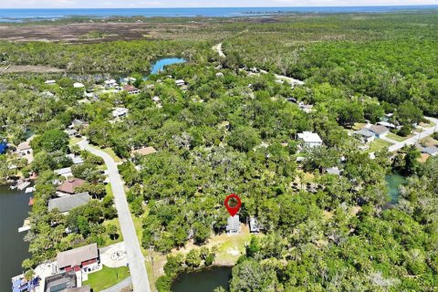 House in Weeki Wachee, Florida 3 bedrooms, 138.05 sq.m. № 2111488 - photo 23