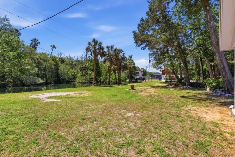 House in Weeki Wachee, Florida 3 bedrooms, 138.05 sq.m. № 2111488 - photo 16