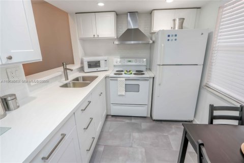 Copropriété à louer à Tamarac, Floride: 1 chambre, 65.03 m2 № 2153925 - photo 9