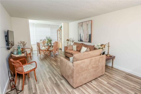 Condo à Tamarac, Floride, 1 chambre № 2153925