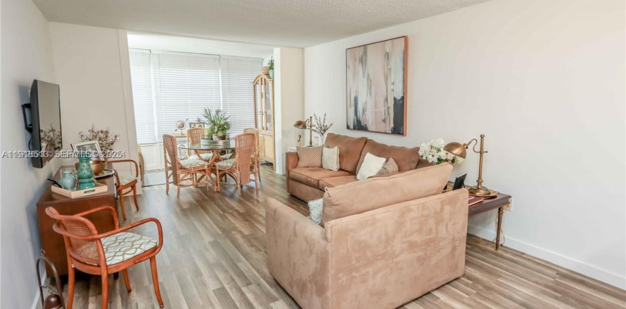 Condo à Tamarac, Floride, 1 chambre  № 2153925