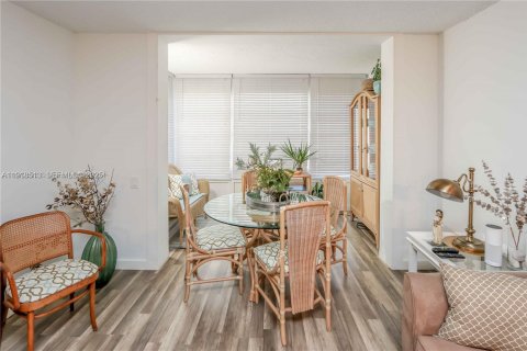 Copropriété à louer à Tamarac, Floride: 1 chambre, 65.03 m2 № 2153925 - photo 4