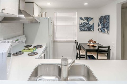 Copropriété à louer à Tamarac, Floride: 1 chambre, 65.03 m2 № 2153925 - photo 7