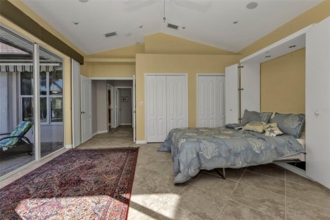 House in Punta Gorda, Florida 3 bedrooms, 212.28 sq.m. № 1719737 - photo 26