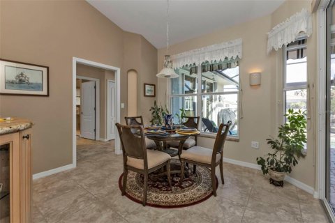 House in Punta Gorda, Florida 3 bedrooms, 212.28 sq.m. № 1719737 - photo 15