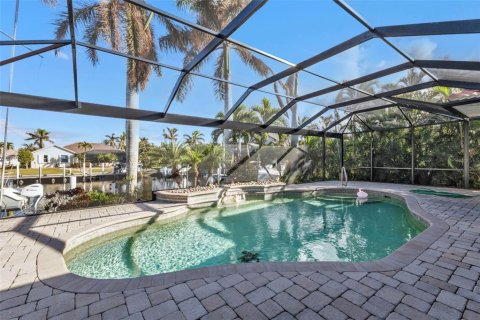 House in Punta Gorda, Florida 3 bedrooms, 212.28 sq.m. № 1719737 - photo 30