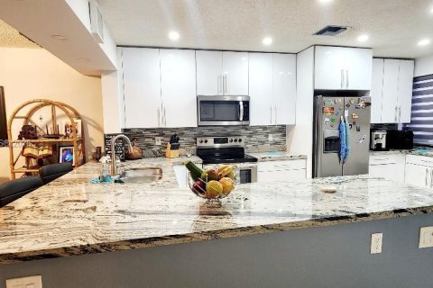 Townhouse in Weston, Florida 3 bedrooms, 145.3 sq.m. № 1711664 - photo 6