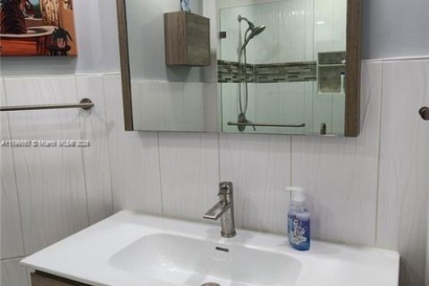 Townhouse in Weston, Florida 3 bedrooms, 145.3 sq.m. № 1711664 - photo 28