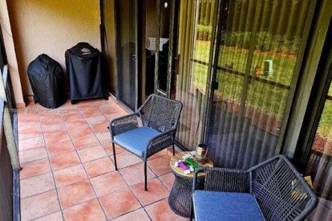 Townhouse in Weston, Florida 3 bedrooms, 145.3 sq.m. № 1711664 - photo 29