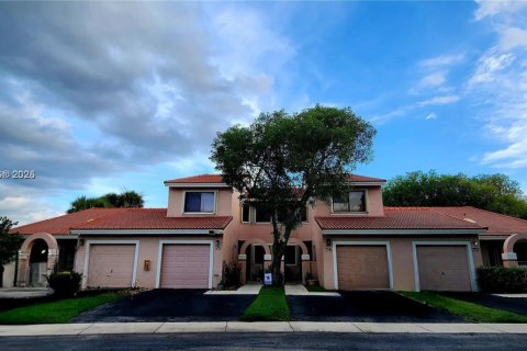 Townhouse in Weston, Florida 3 bedrooms, 145.3 sq.m. № 1711664 - photo 1