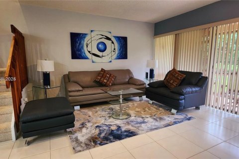Townhouse in Weston, Florida 3 bedrooms, 145.3 sq.m. № 1711664 - photo 8