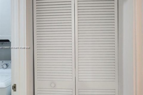 Townhouse in Weston, Florida 3 bedrooms, 145.3 sq.m. № 1711664 - photo 12