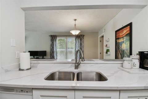 Condo in Bradenton, Florida, 2 bedrooms  № 1609165 - photo 13