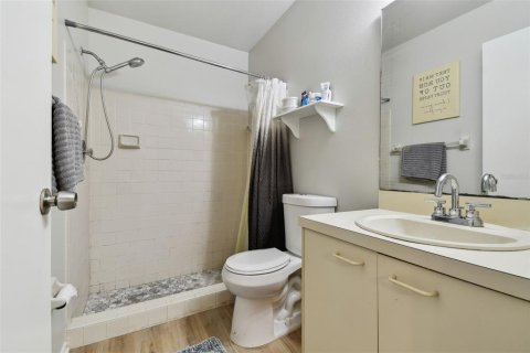 Condo in Bradenton, Florida, 2 bedrooms  № 1609165 - photo 18