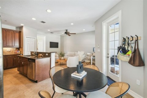 Townhouse in Orlando, Florida 2 bedrooms, 191.1 sq.m. № 1586355 - photo 11