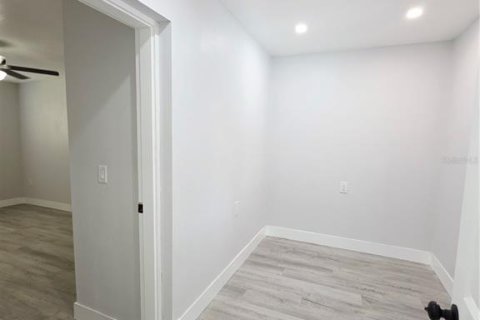 House in Tampa, Florida 4 bedrooms, 130.43 sq.m. № 1754763 - photo 27