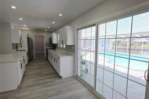 House in Tampa, Florida 4 bedrooms, 130.43 sq.m. № 1754763 - photo 19