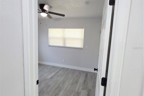 House in Tampa, Florida 4 bedrooms, 130.43 sq.m. № 1754763 - photo 8