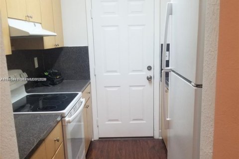 Condominio en venta en North Miami Beach, Florida, 1 dormitorio, 59.09 m2 № 2044410 - foto 6